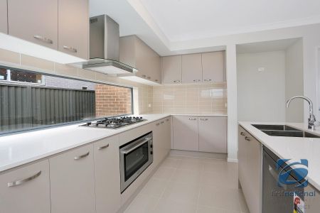 LARGE FAMILY HOME - Photo 3