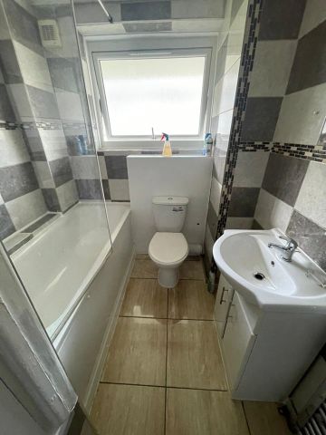 3 Bed Flat, High Road, N11 - Photo 5