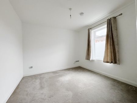 Room in a Shared House, Derrick Road, BS15 - Photo 3