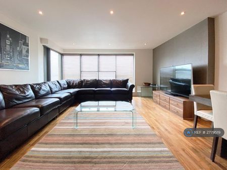 2 bedroom flat to rent - Photo 2