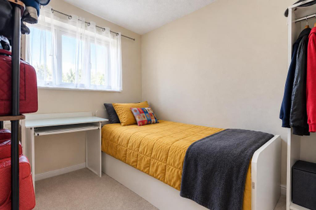 3 bedroom terraced house to rent - Photo 3