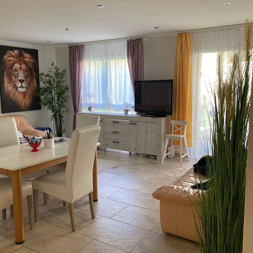 Charmante 2.5-Zimmer-Wohnung im Erdgeschoss in Schüpfen - Photo 1