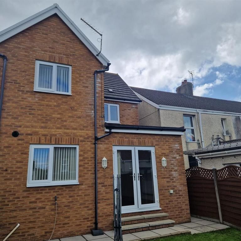 3 bedroom detached house to rent - Photo 1