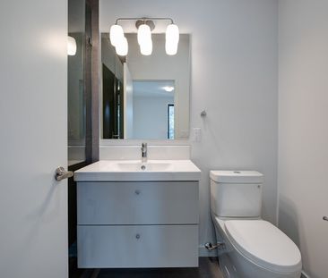 For Lease - 506 Scarborough Road Unit# Main Floor, Toronto, Ontario - Photo 2