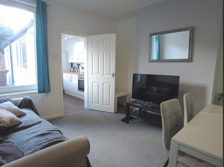 3 bedroom terraced house to rent - Photo 3