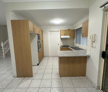 Modern two bedroom plus study townhouse - Photo 3