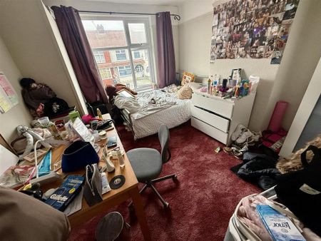 4 bedroom terraced house to rent - Photo 2