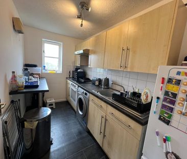 1 Bed Flat - Photo 4