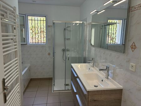Location Maison 4 pièces 84m² - Photo 4