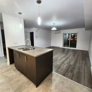 **APPARTEMENT**3 ½ **Boul. Bastien, près des Galeries de la Capitale - Photo 2