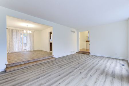For Lease - 163 Castle Crescent, Oakville, Ontario - Photo 3