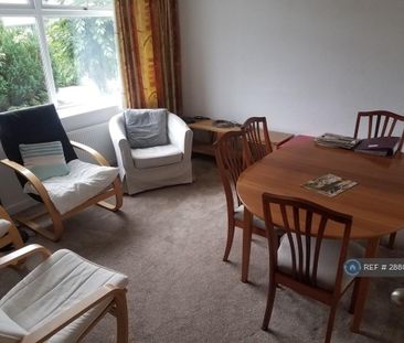 4 bedroom semi-detached house to rent - Photo 1