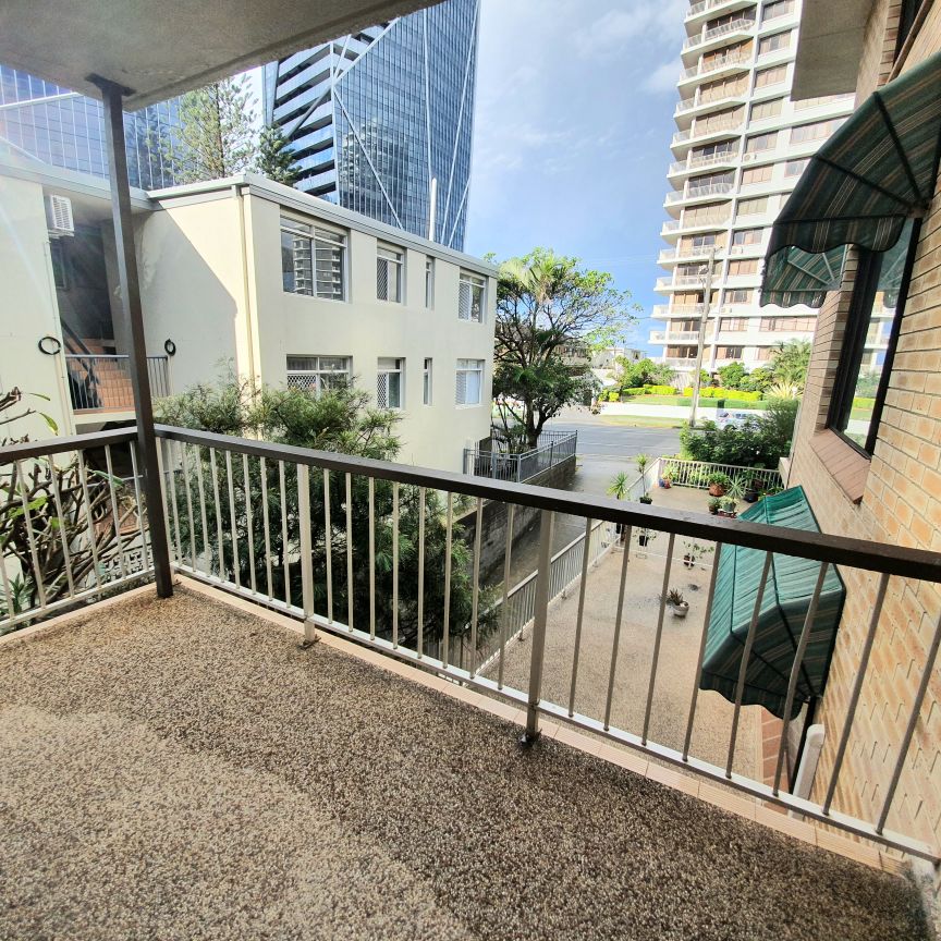 6/49 Old Burleigh Road, Surfers Paradise QLD 4217 - Photo 1