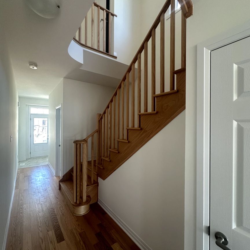 For Lease - 41 Canvas Crescent, Welland, Ontario - Photo 1