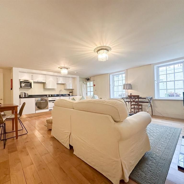 2 bedroom flat to rent - Photo 1