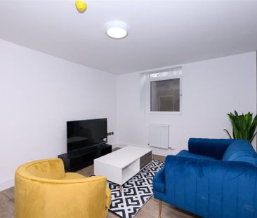 1 bedroom in a house share to rent - Photo 3