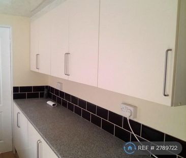 3 bedroom terraced house to rent - Photo 3