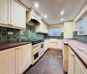 3 bedroom end of terrace house to rent - Photo 4