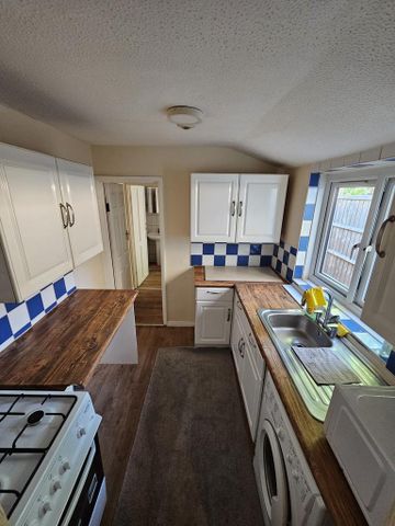 2 bedroom house to rent - Photo 3