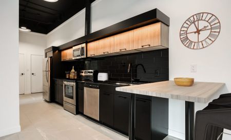 Aberdeen: Loft Suites – 710 Westminster - Photo 3