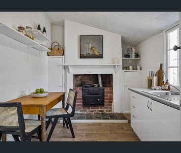 Heritage c.1840 Whaler’s cottage - Photo 3