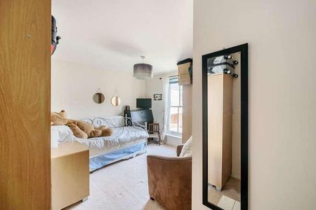 Chesterton Lane, Cirencester, Gloucestershire, GL7 - Photo 4