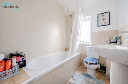 6 bedroom terraced house to rent - Photo 3