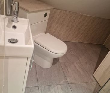 Room in a Shared House, Ellesmere Gardens, IG4 - Photo 5