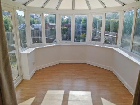 3 bedroom semi-detached house to rent - Photo 3