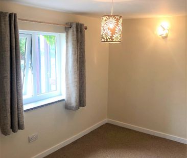 One bedroom apartment to let near Exeter - Photo 3