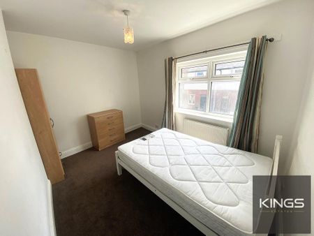 2 bedroom terraced house to rent - Photo 2