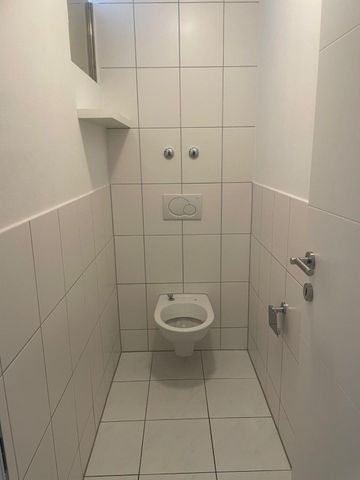 Luminous 4-room apartment with balcony and plenty of space - Photo 2