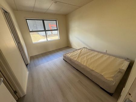 1 Bedroom Upper Unit in Laidlaw Way, East Tamaki - Photo 2