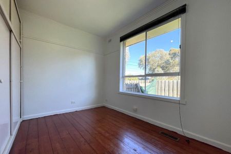 38 Tobruk Avenue, Heidelberg West. - Photo 2