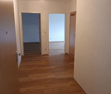 2-Zimmer-Wohnung mit Tageslicht-Duschbad und Balkon in Reislingen S/W - Photo 3