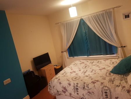 1 Bed Terraced House, Arley Terrace, LS12 - Photo 4