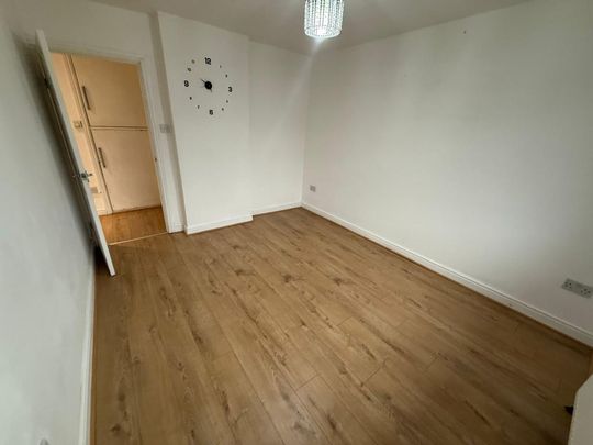 3 bedroom flat to rent - Photo 1