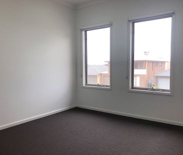 Convenient & Spacious Family Home - Photo 5