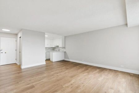 Valleyview Manor — 2 bedroom 1.5 bathroom - Photo 4