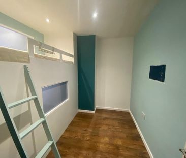 4 bedroom semi-detached house to rent - Photo 5