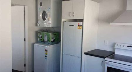 Fully Furnished Studio - Photo 4