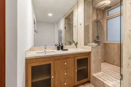 Calle de Fernán González, Madrid, Community of Madrid 28009 - Foto 2