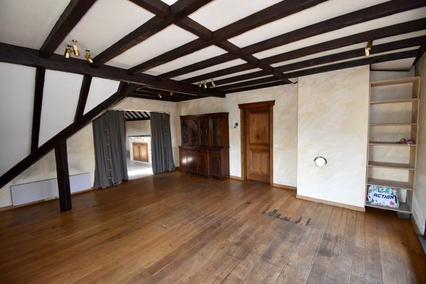 Polyvalent gebouw bestaande uit winkelruimte, appartement en loods - Photo 1