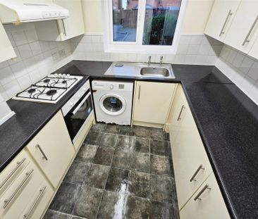 3 Bedroom House to Rent in Allen Road, Rushden, Northants, NN10 - Photo 3