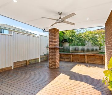 READY TO MOVE IN Single Level Four Bedroom Residence Close to All A... - Photo 2