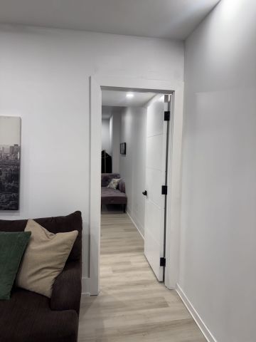 For Lease - 1987 Glendale Drive Unit# Lower, Pickering, Ontario - Photo 2