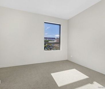 Modern Two Bedroom Townhouse - Photo 2
