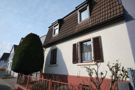 RESERVIERT - Hübsche 3 Zimmer Altbauwohnung mit großer Terrasse in Knielingen - Photo 4