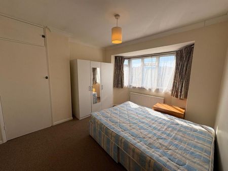 4 bedroom detached house to rent - Photo 4