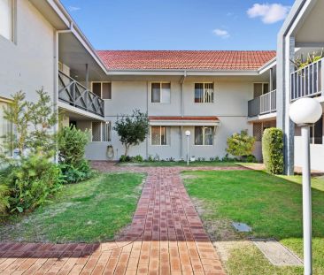 Charming 2-Bedroom Ground-Floor Unit in the Heart of Mandurah - Photo 4